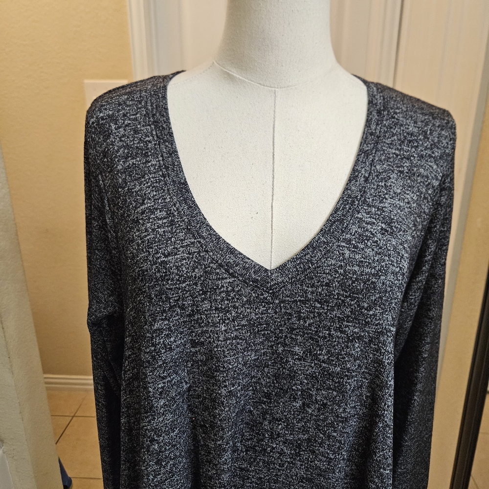 Nally & Millie Heathered Knit Long Sleeve Top – Size Small NWT - Picture 3 of 12